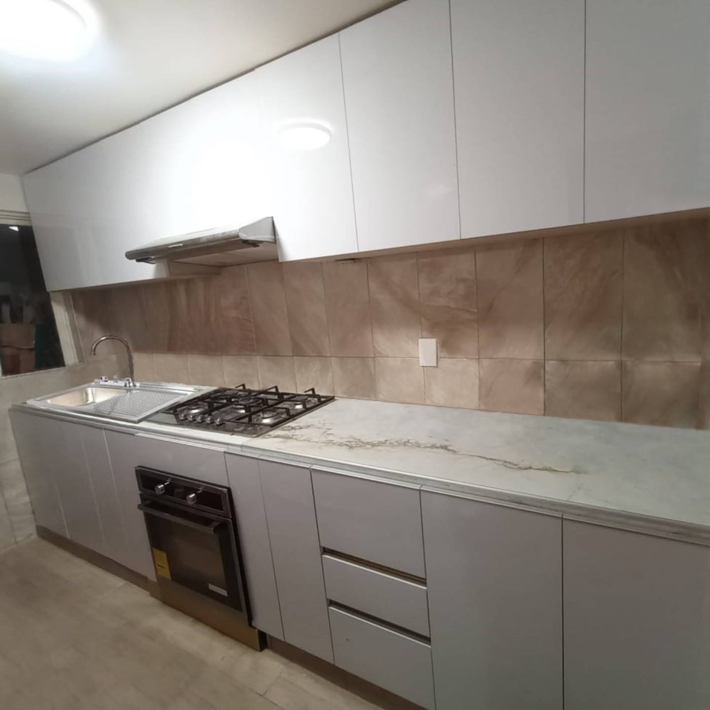 Mobiliario que potencia tu marca